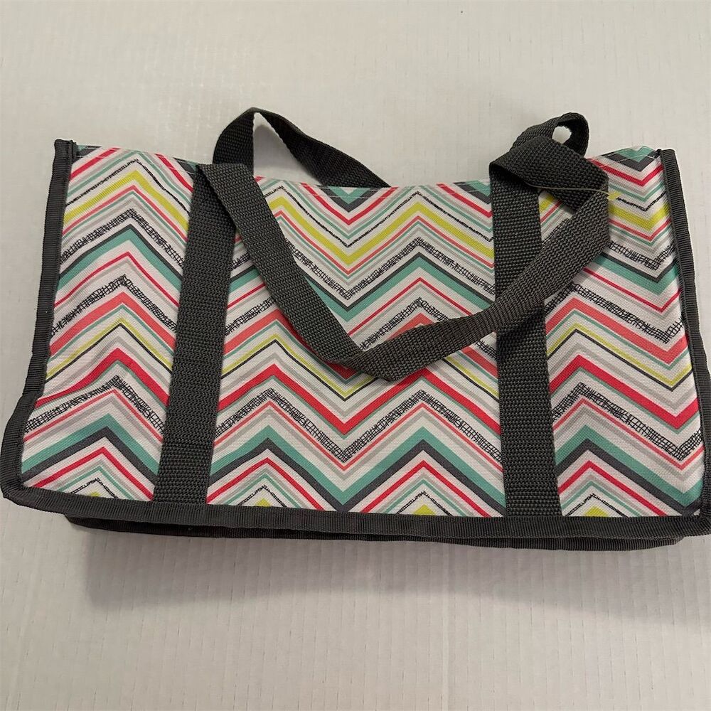 Thirty-One Organizing Utility Tote Bag Chevron Pattern
